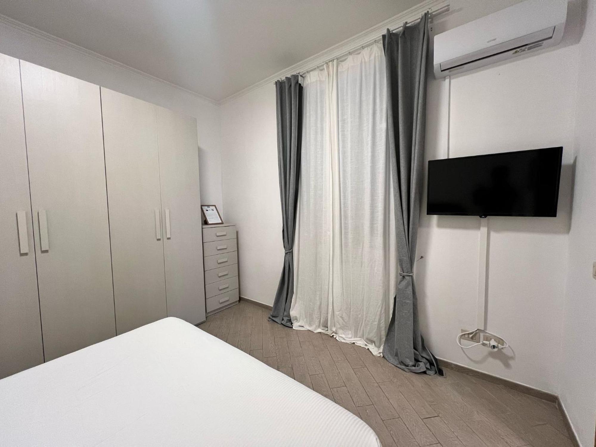 Roma Chic Residenza Gemelli Apartment Exterior photo